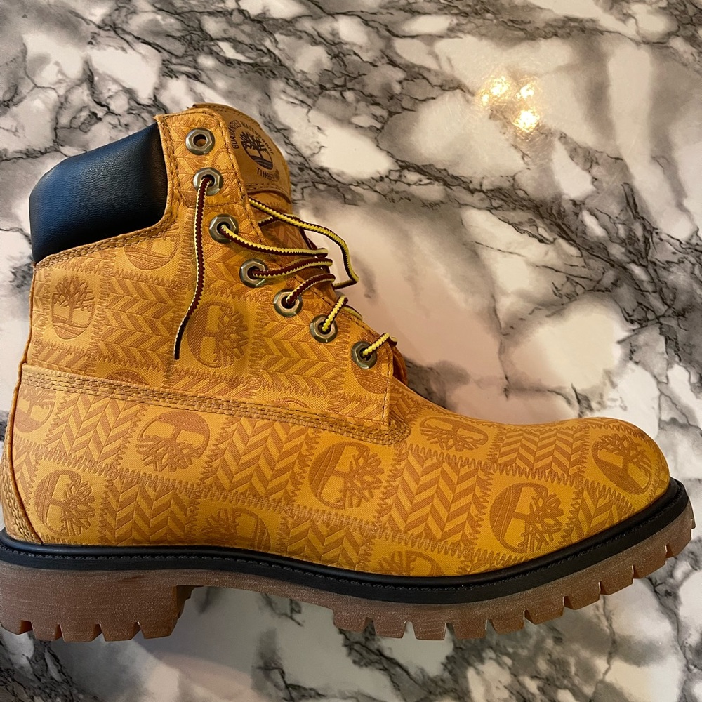 Mens Size 10 Like New Timberland Boots